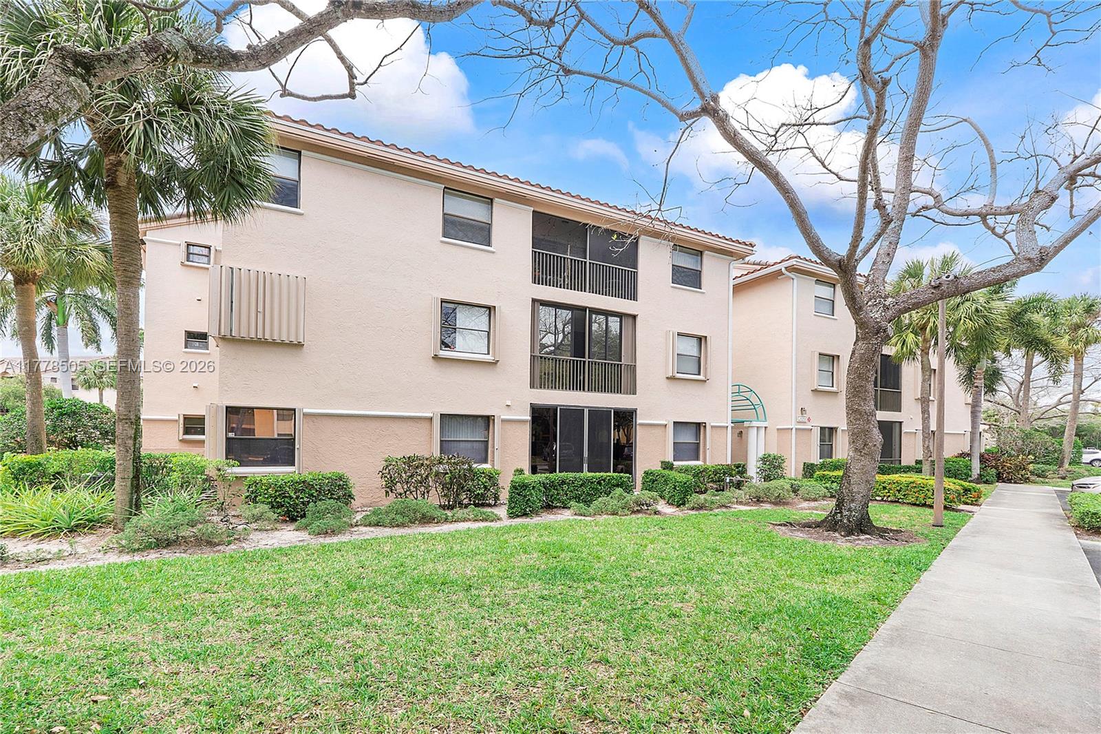 4101 E Coral Tree Circle 313 Property Photo 11