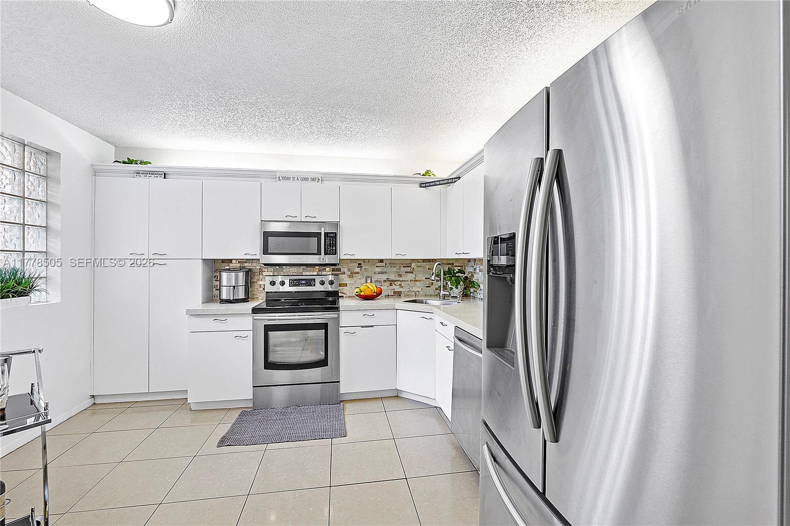 4101 E Coral Tree Circle 313 Property Photo 17