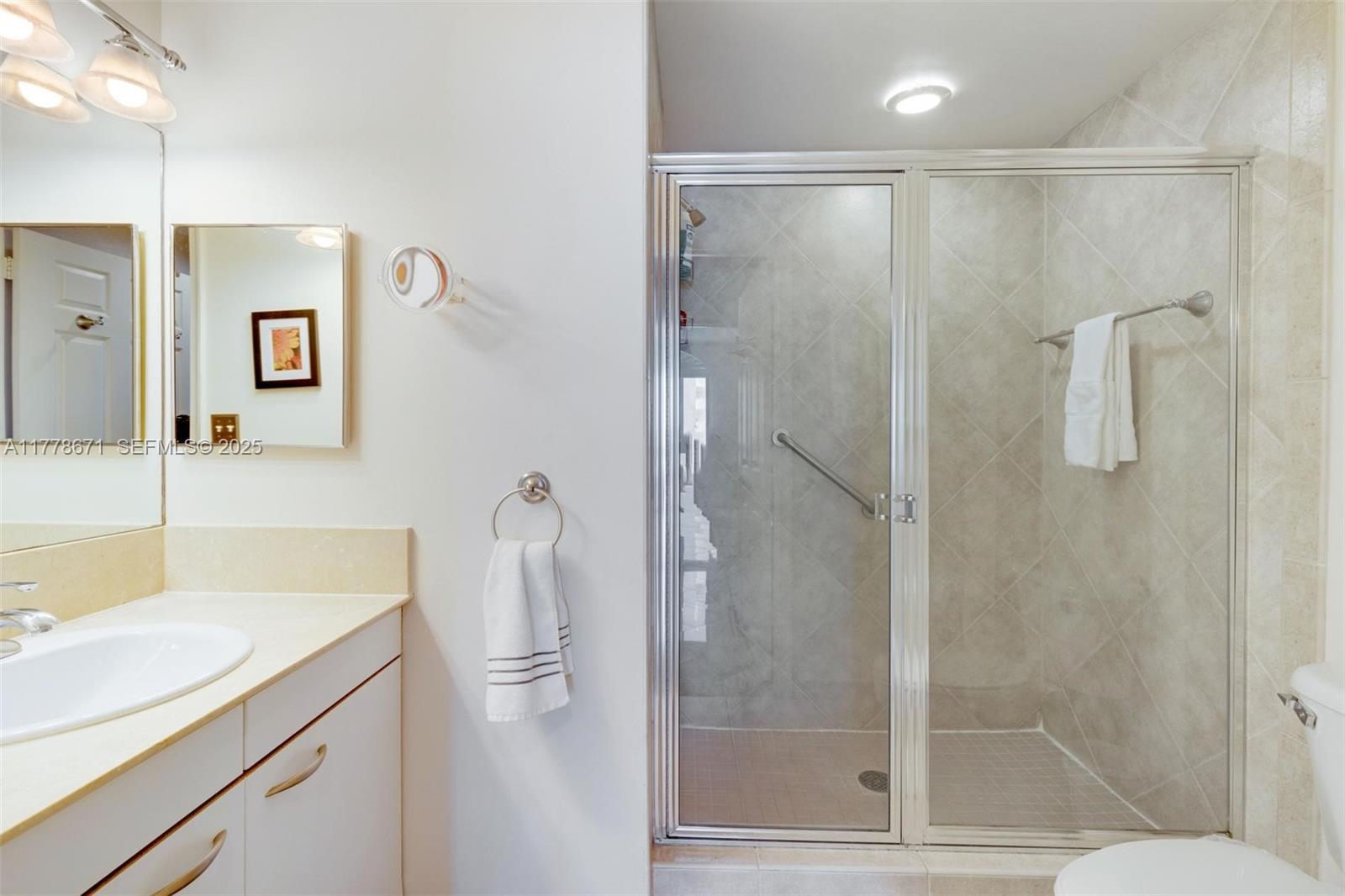2080 S Ocean Drive Ph9 Property Photo 7