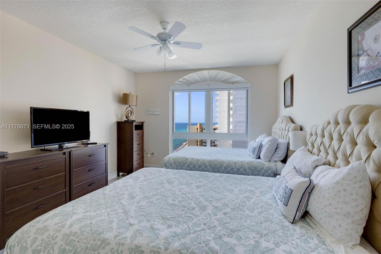 2080 S Ocean Drive Ph9 Property Photo 11