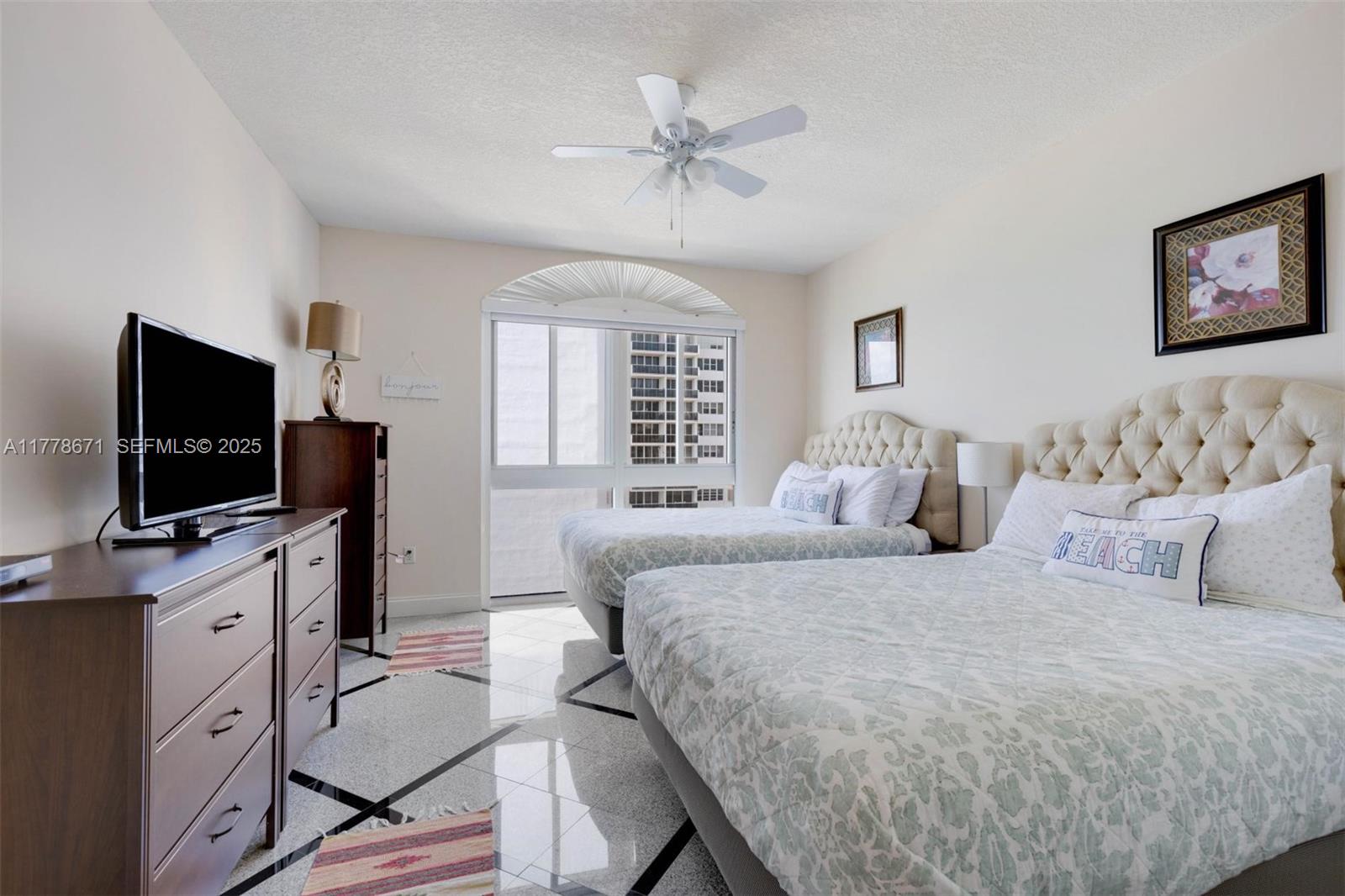 2080 S Ocean Drive Ph9 Property Photo 13