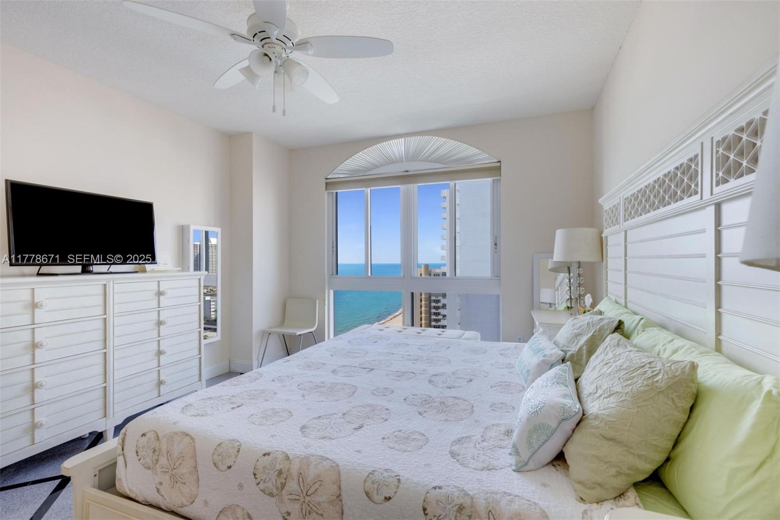 2080 S Ocean Drive Ph9 Property Photo 16