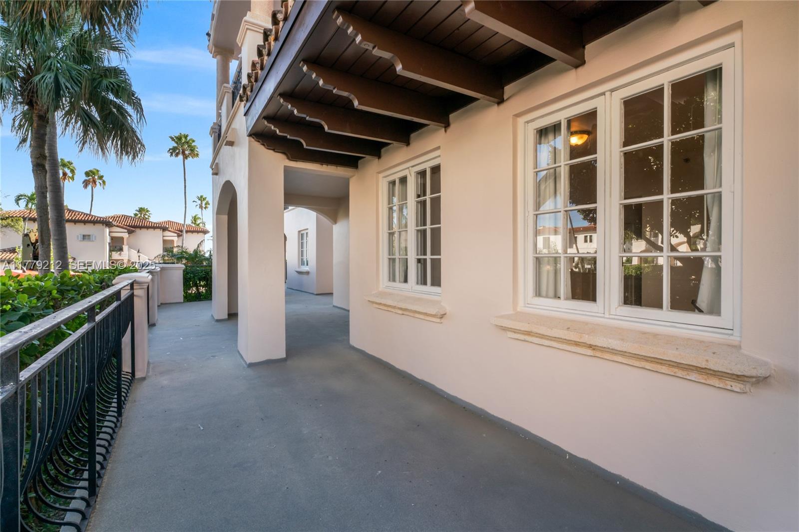 19112 Fisher Island Drive 19112 Property Photo 8