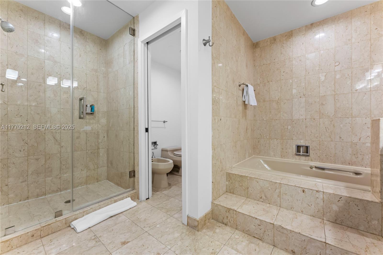 19112 Fisher Island Drive 19112 Property Photo 12
