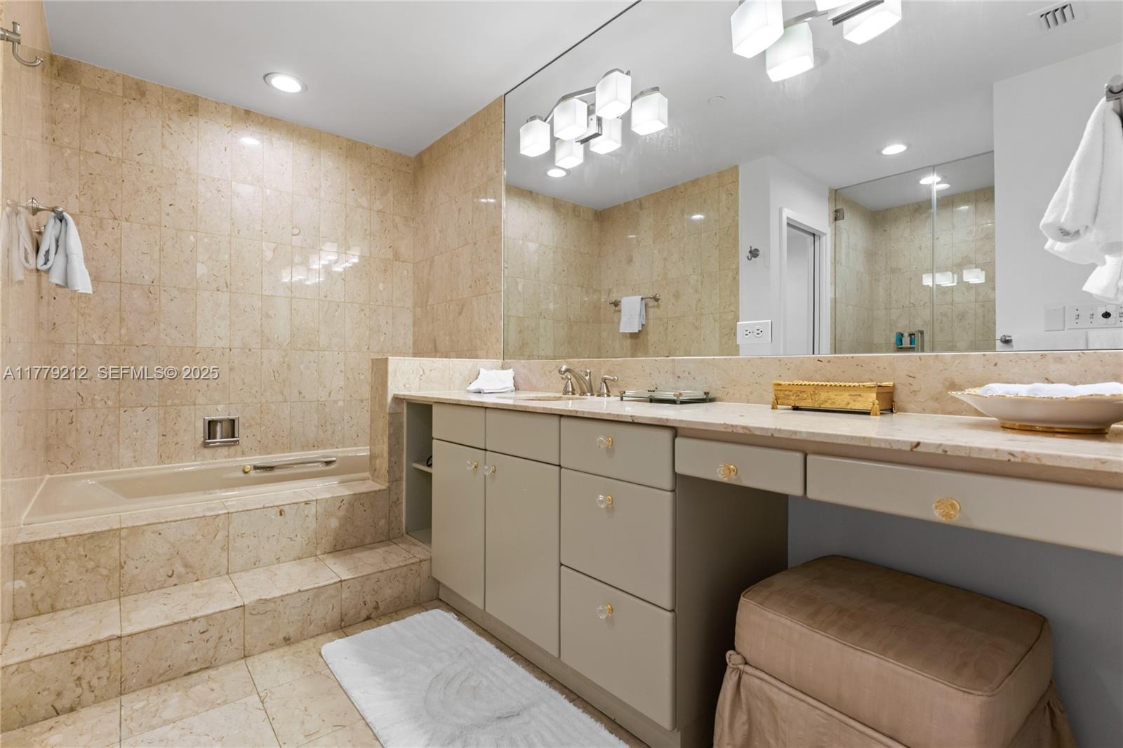 19112 Fisher Island Drive 19112 Property Photo 13