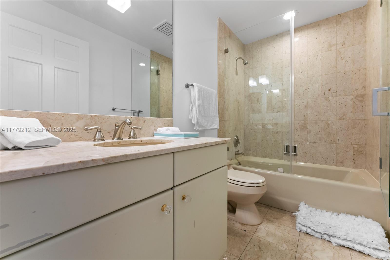 19112 Fisher Island Drive 19112 Property Photo 16