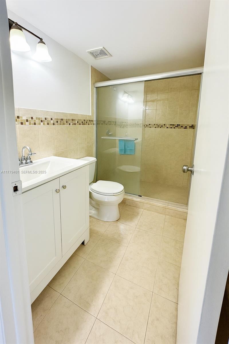 800 Ne 199th Street 105d Property Photo 5