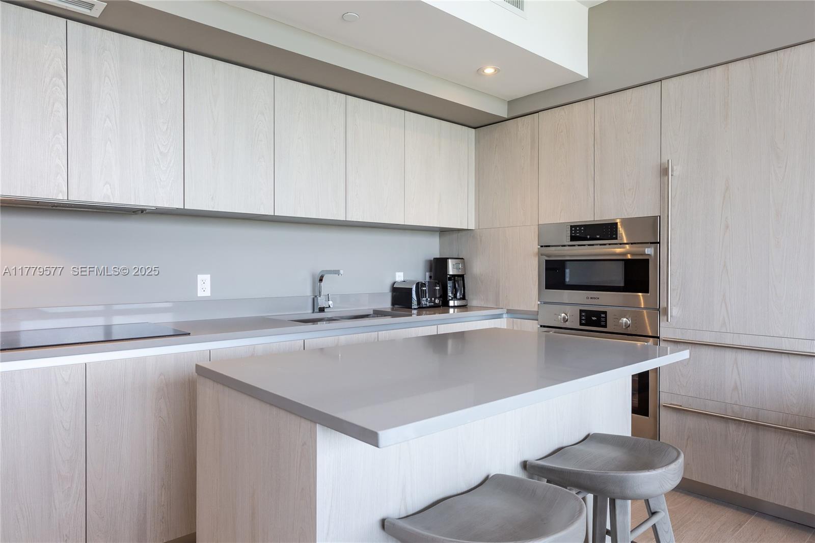 4010 S Ocean Drive R2204 Property Photo 12