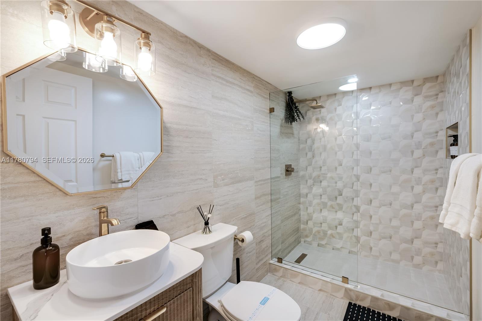 2951 S Bayshore Drive 815 Property Photo 12