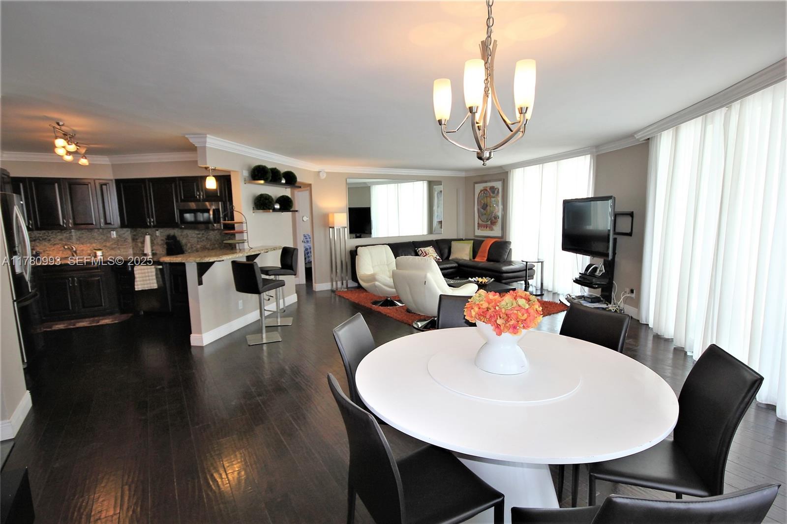 5151 Collins Avenue 924 Property Photo 2