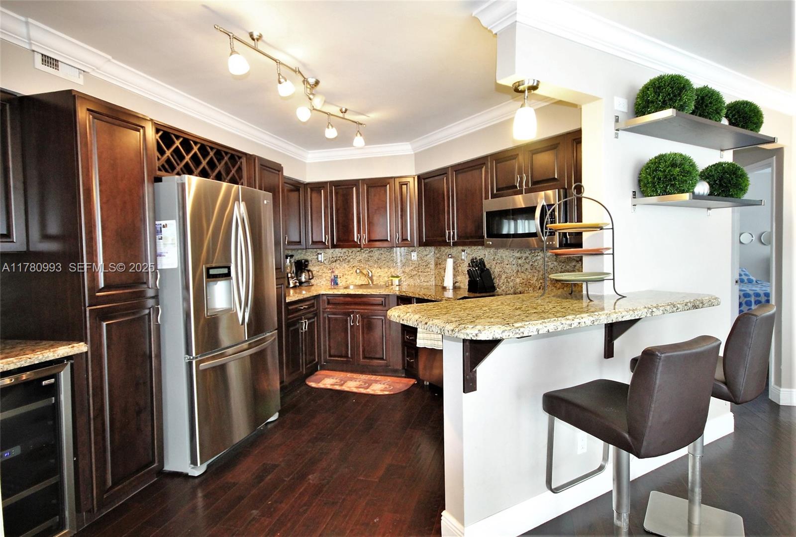 5151 Collins Avenue 924 Property Photo 5