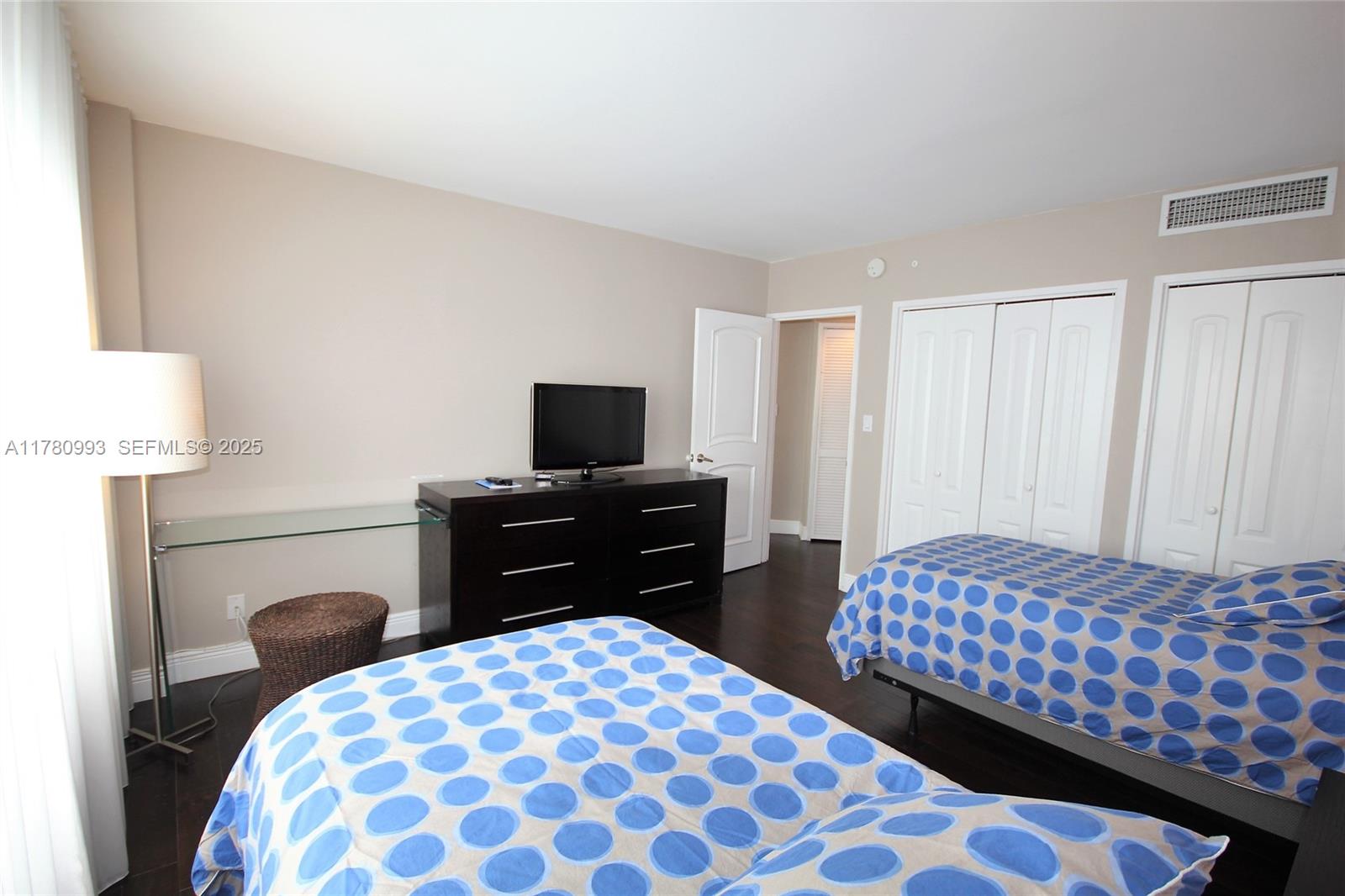 5151 Collins Avenue 924 Property Photo 16