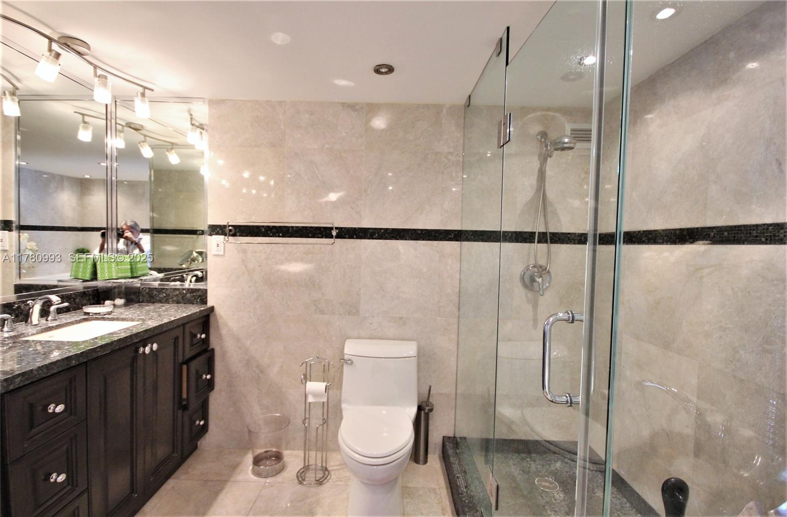 5151 Collins Avenue 924 Property Photo 32