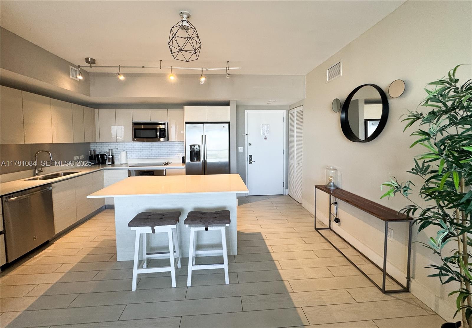 2600 E Hallandale Beach Boulevard T3208 Property Photo 12