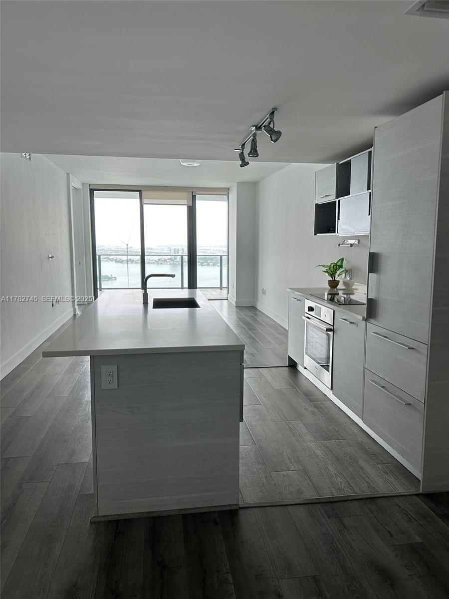 A11782745 Property Photo 3