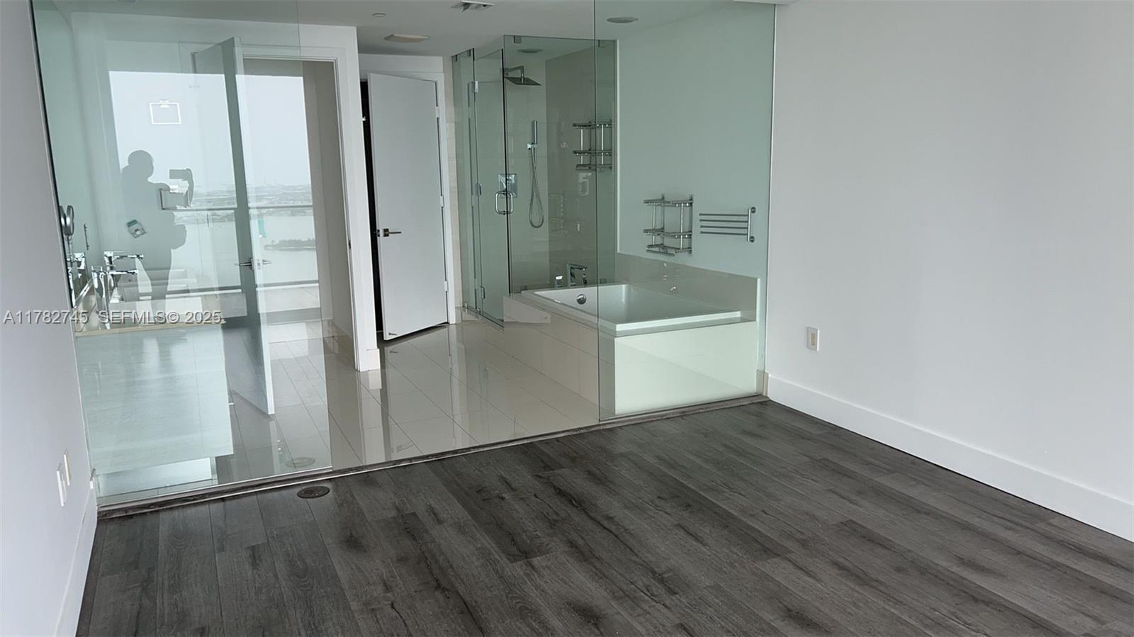 A11782745 Property Photo 5