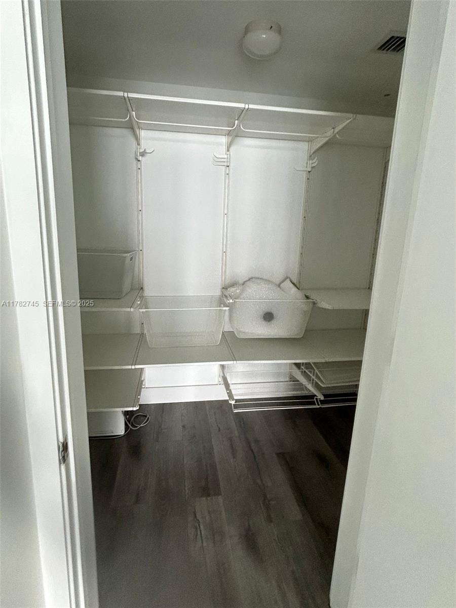 A11782745 Property Photo 6