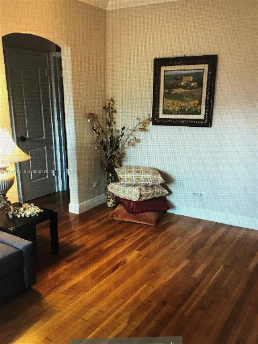 30 Almeria Avenue 6 Property Photo 2