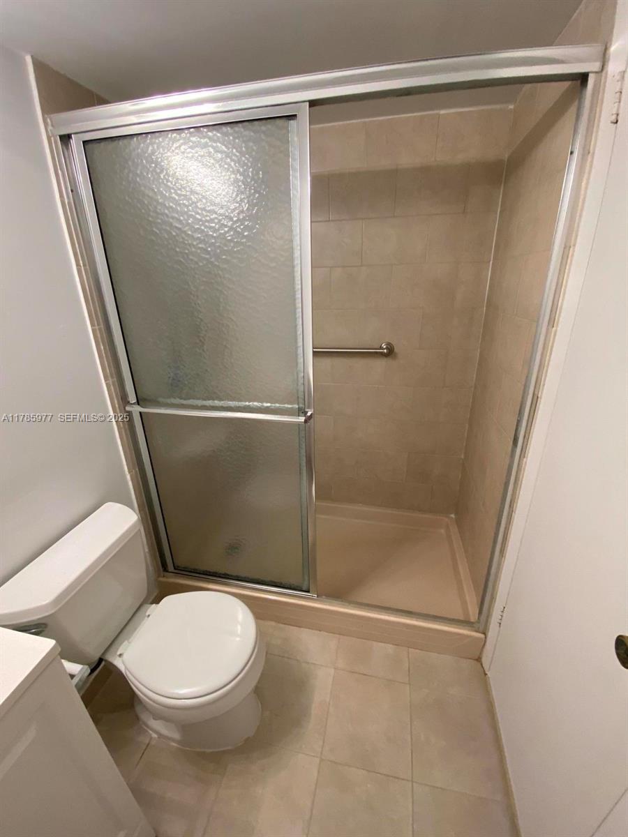 381 Fanshaw J 381 Property Photo 10