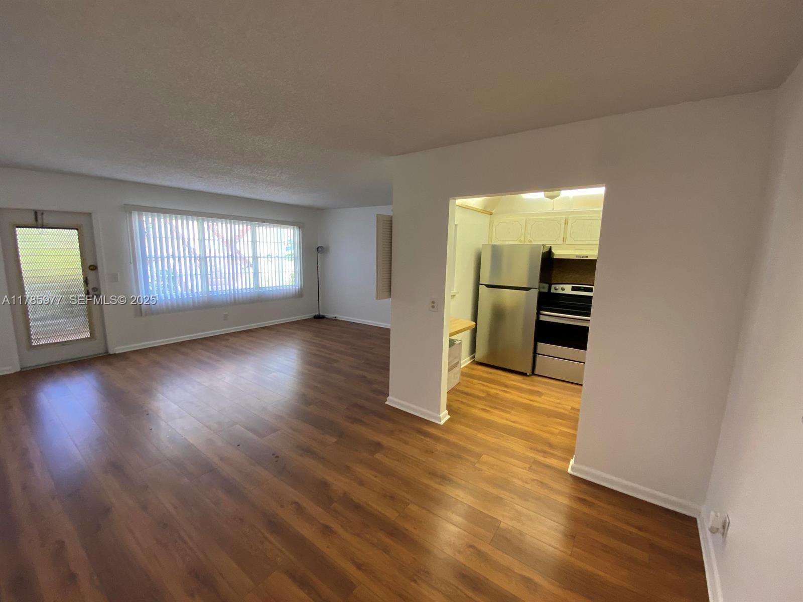 381 Fanshaw J 381 Property Photo 15