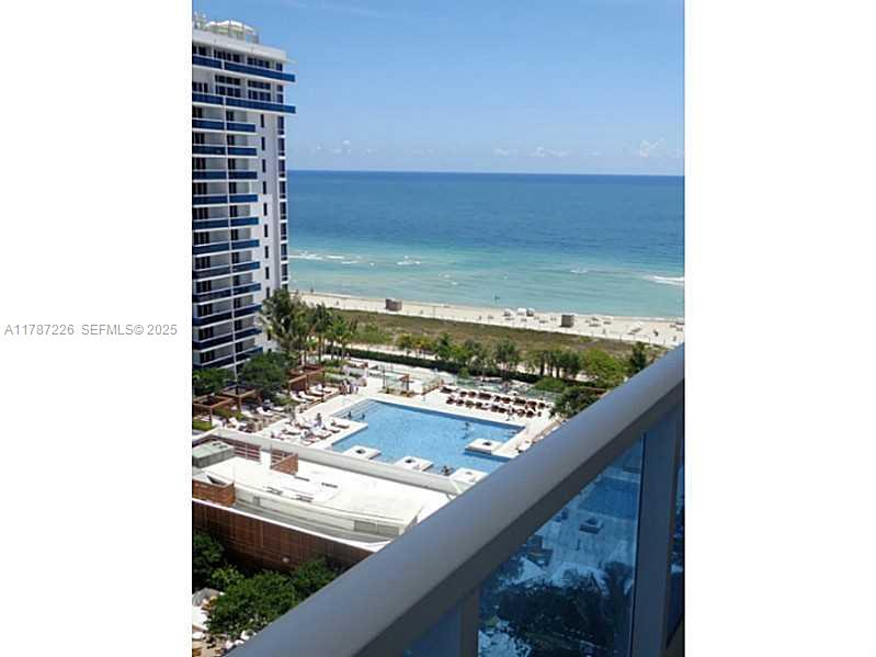 2301 Collins Avenue 1221 Property Photo 6