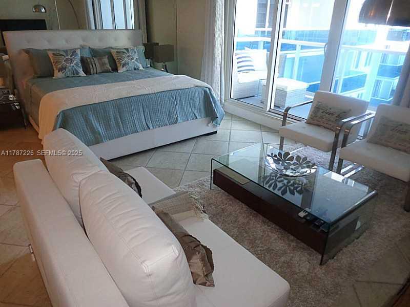 2301 Collins Avenue 1221 Property Photo 10