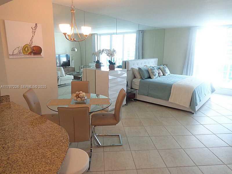 2301 Collins Avenue 1221 Property Photo 13