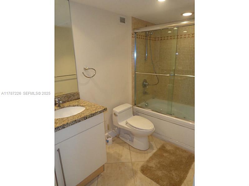 2301 Collins Avenue 1221 Property Photo 21