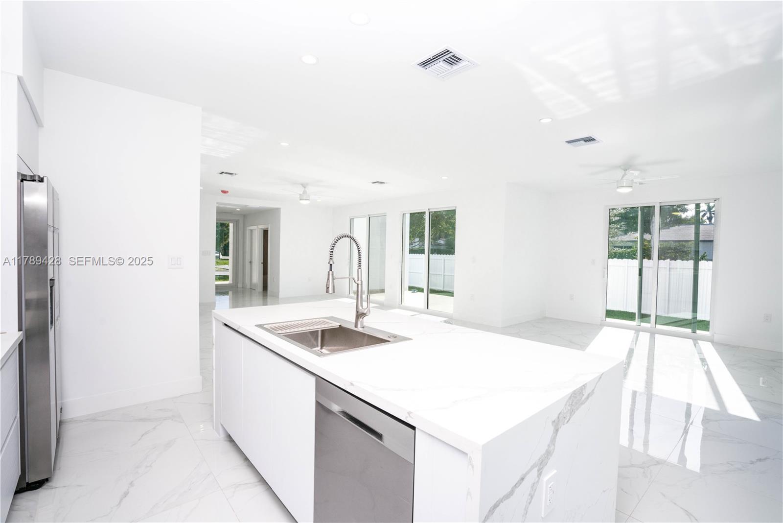 900 Sw 24th Road Property Photo 10