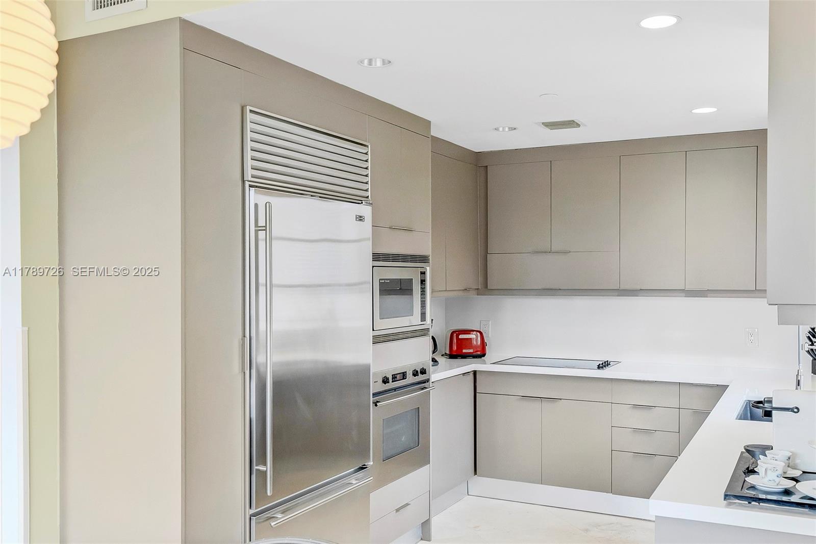 19227 Fisher Island Drive 19227 Property Photo 13