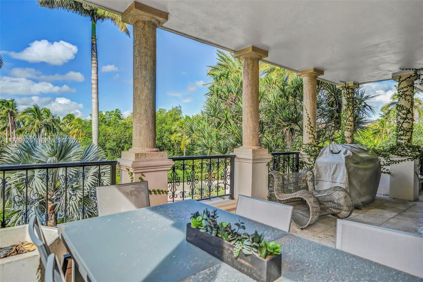19227 Fisher Island Drive 19227 Property Photo 29