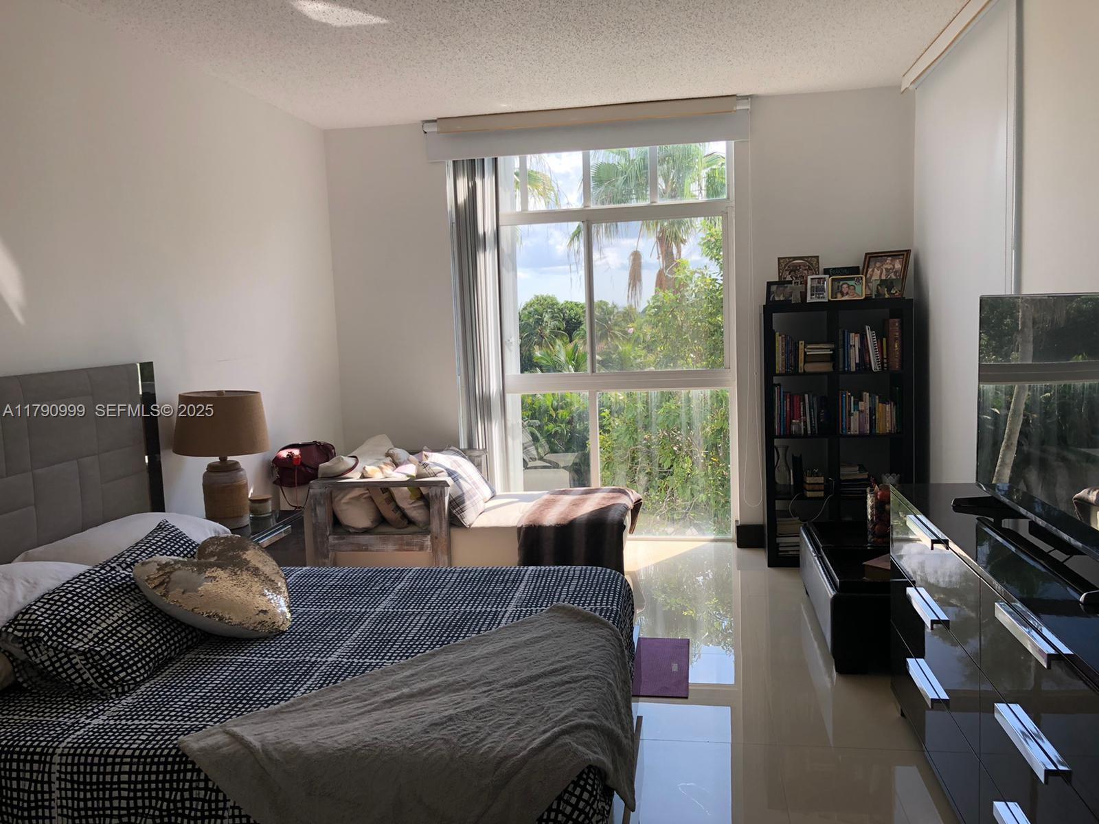 9725 Nw 52nd Street 407 Property Photo 8