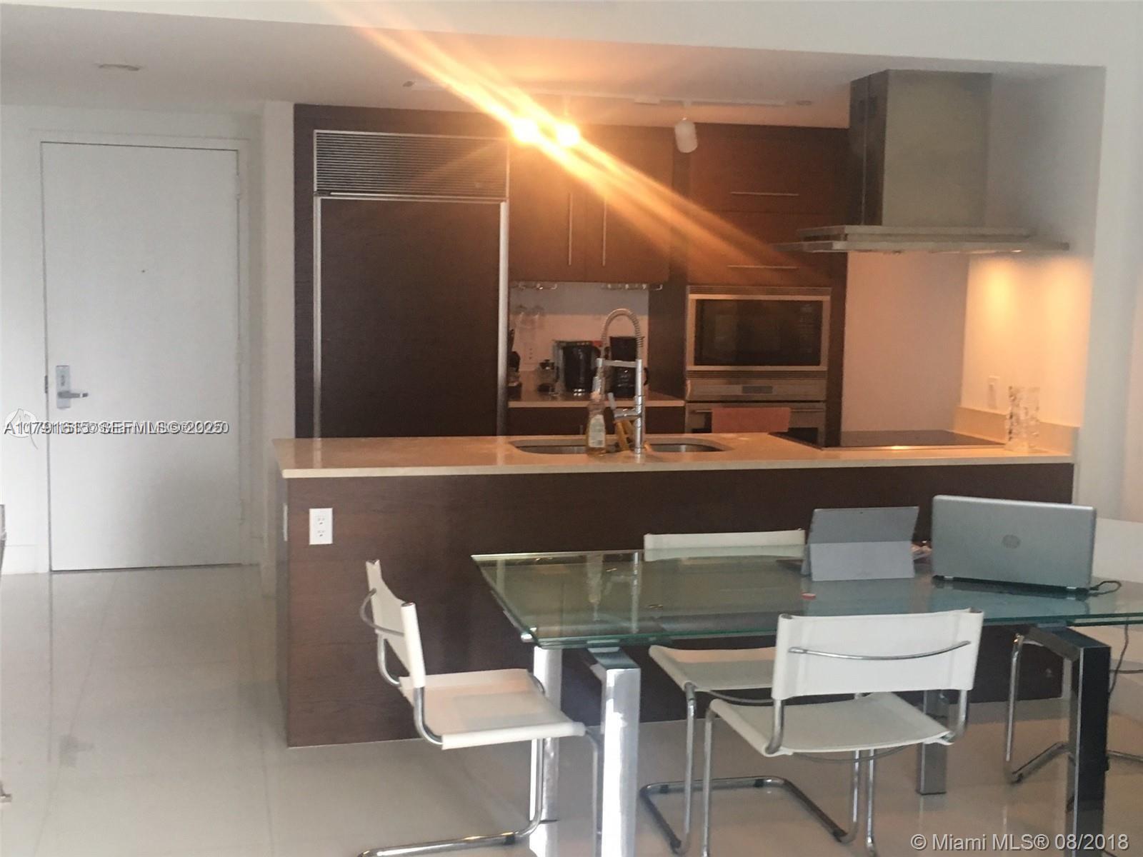 485 Brickell Avenue 1903 Property Photo 2