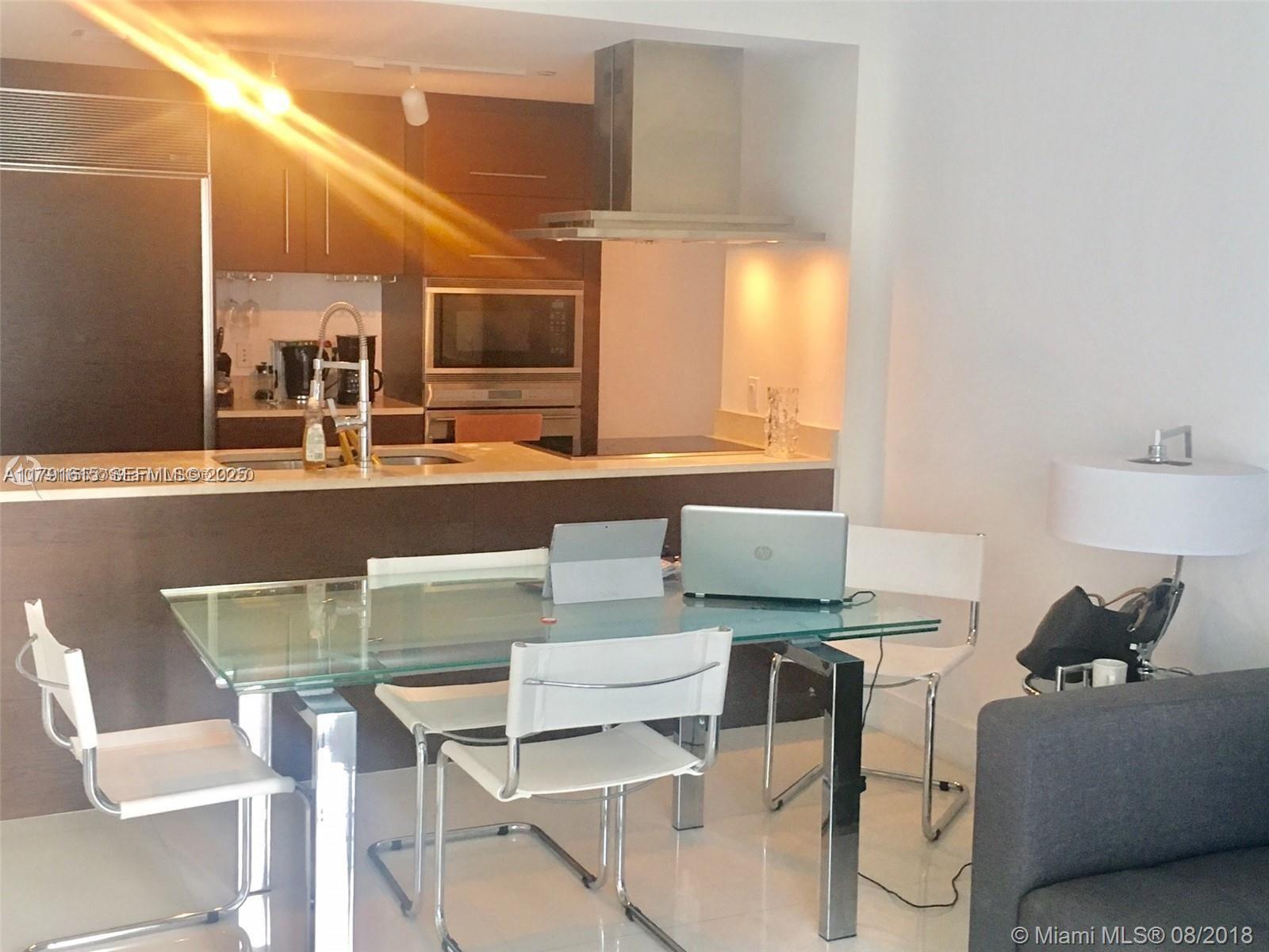 485 Brickell Avenue 1903 Property Photo 4
