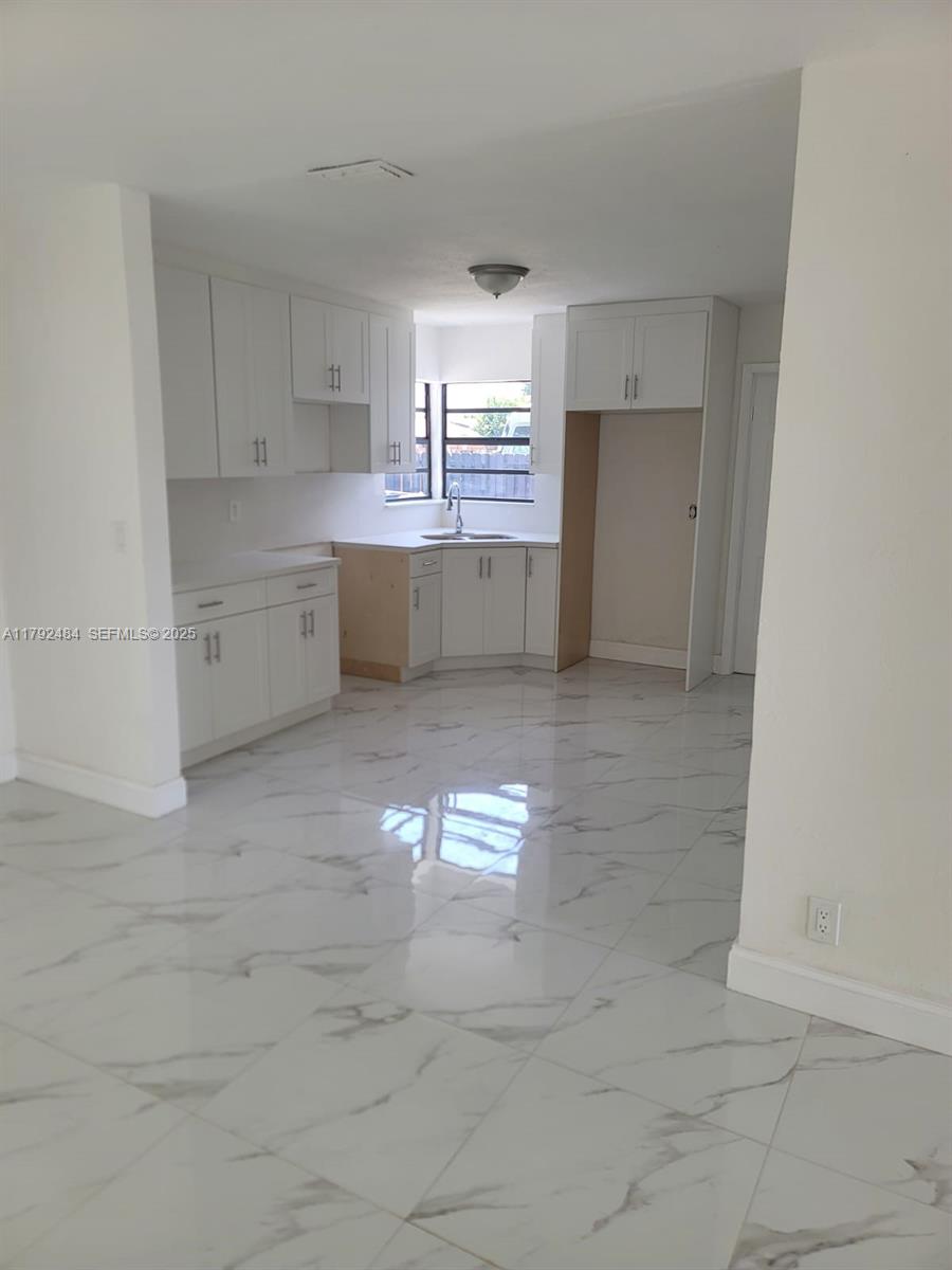 9340 Martinique Drive Property Photo 8