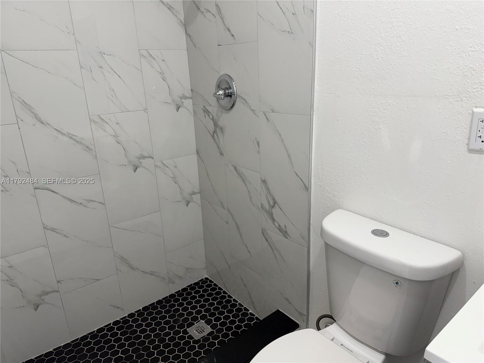 9340 Martinique Drive Property Photo 15