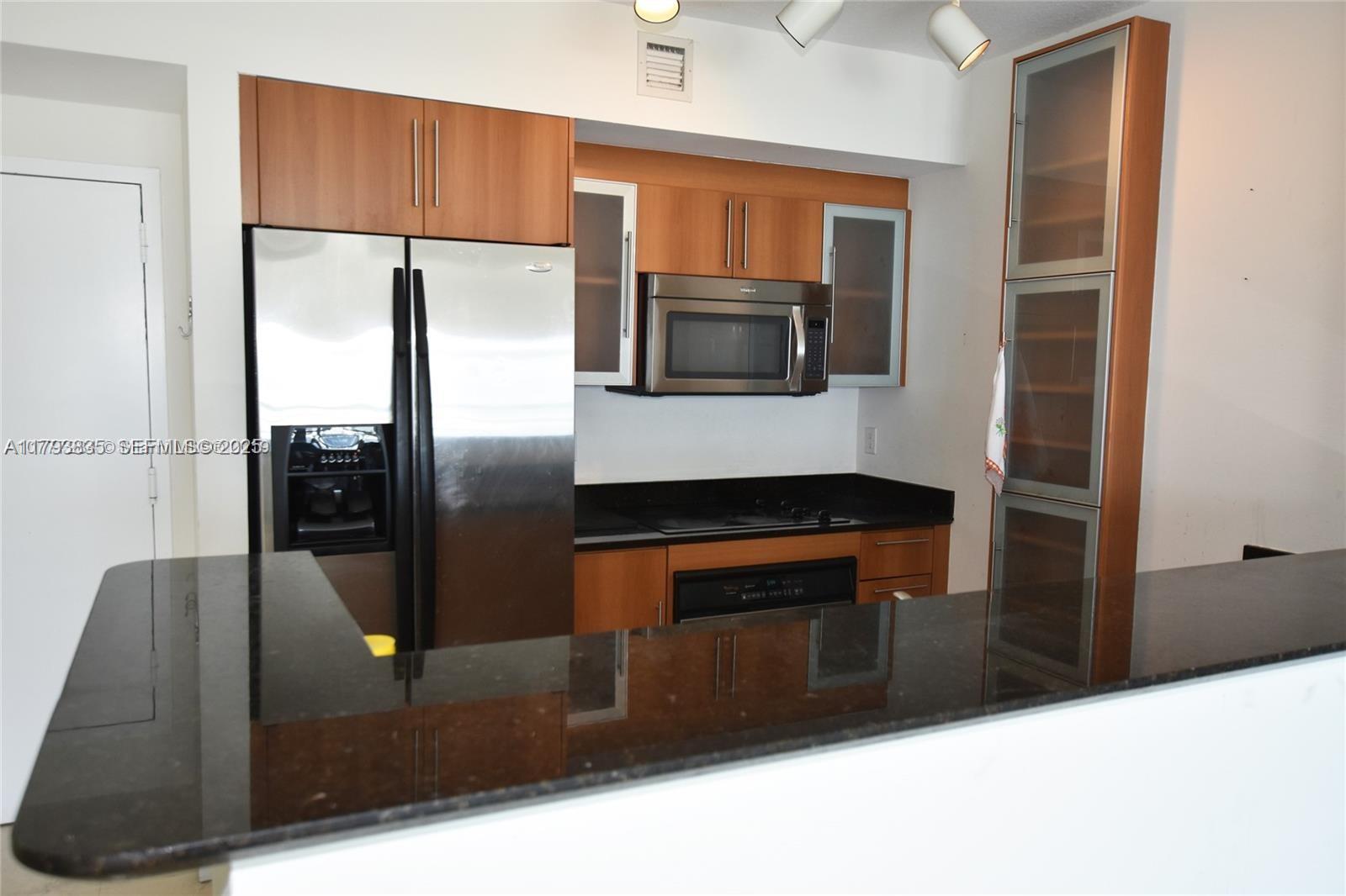 325 S Biscayne Boulevard 3822 Property Photo 6