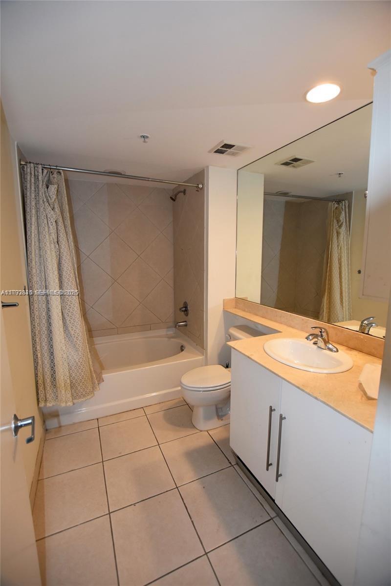 325 S Biscayne Boulevard 3822 Property Photo 11