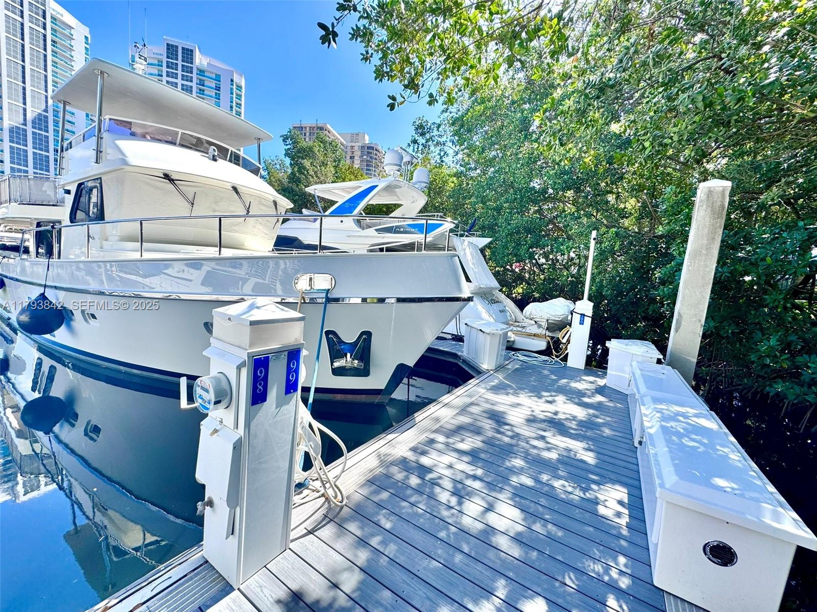3575 Mystic Pointe Drive