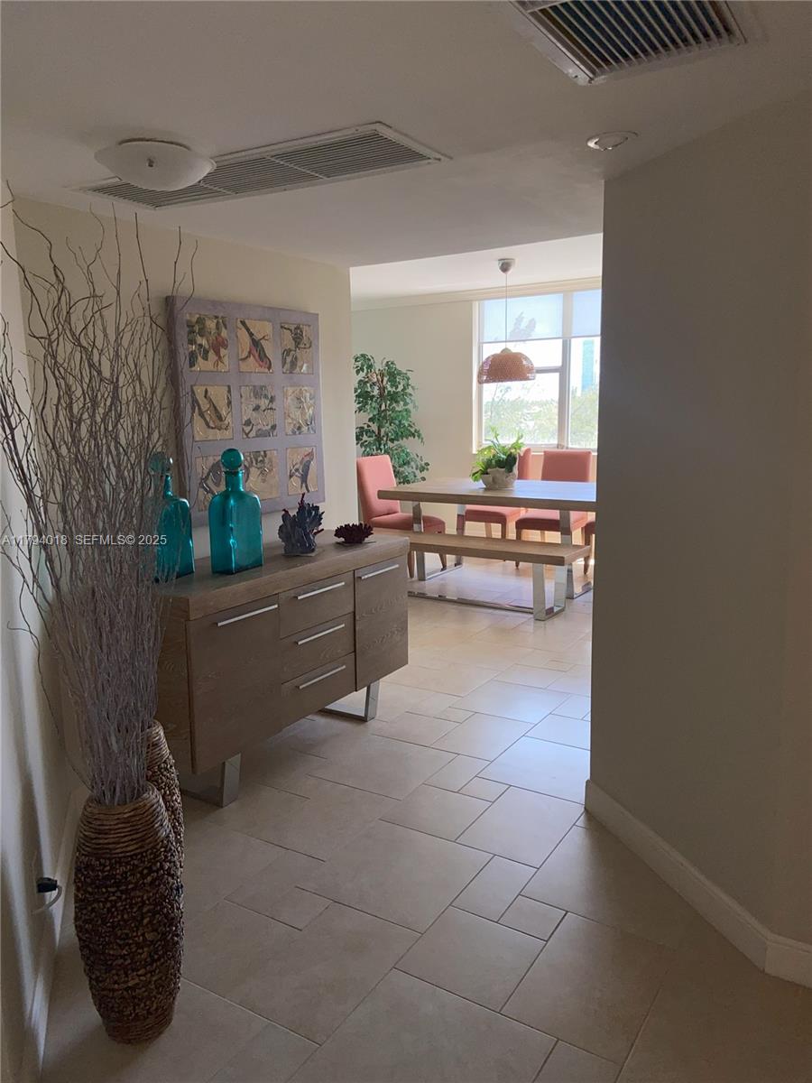 3180 S Ocean Drive 716 Property Photo 2