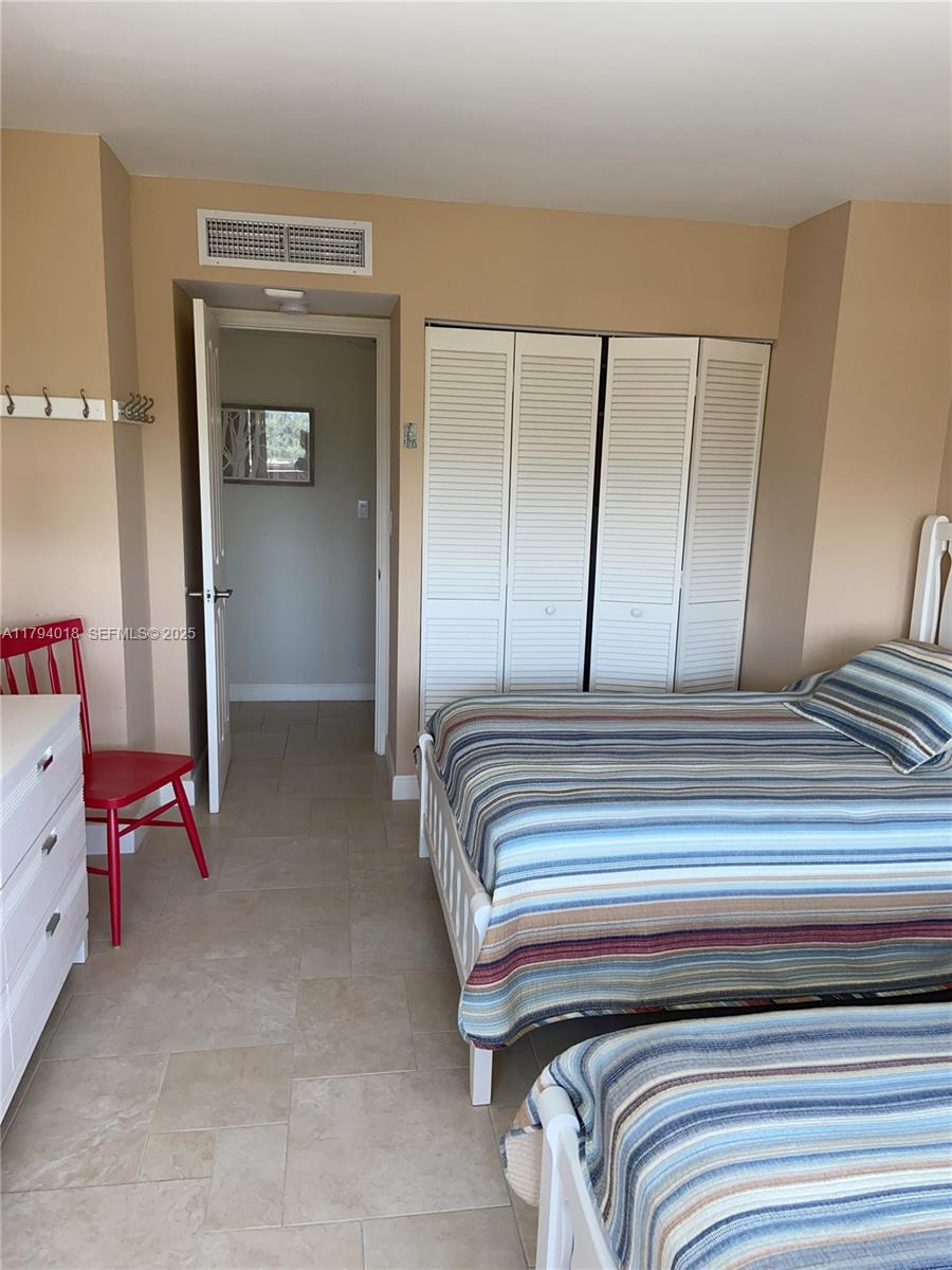 3180 S Ocean Drive 716 Property Photo 16
