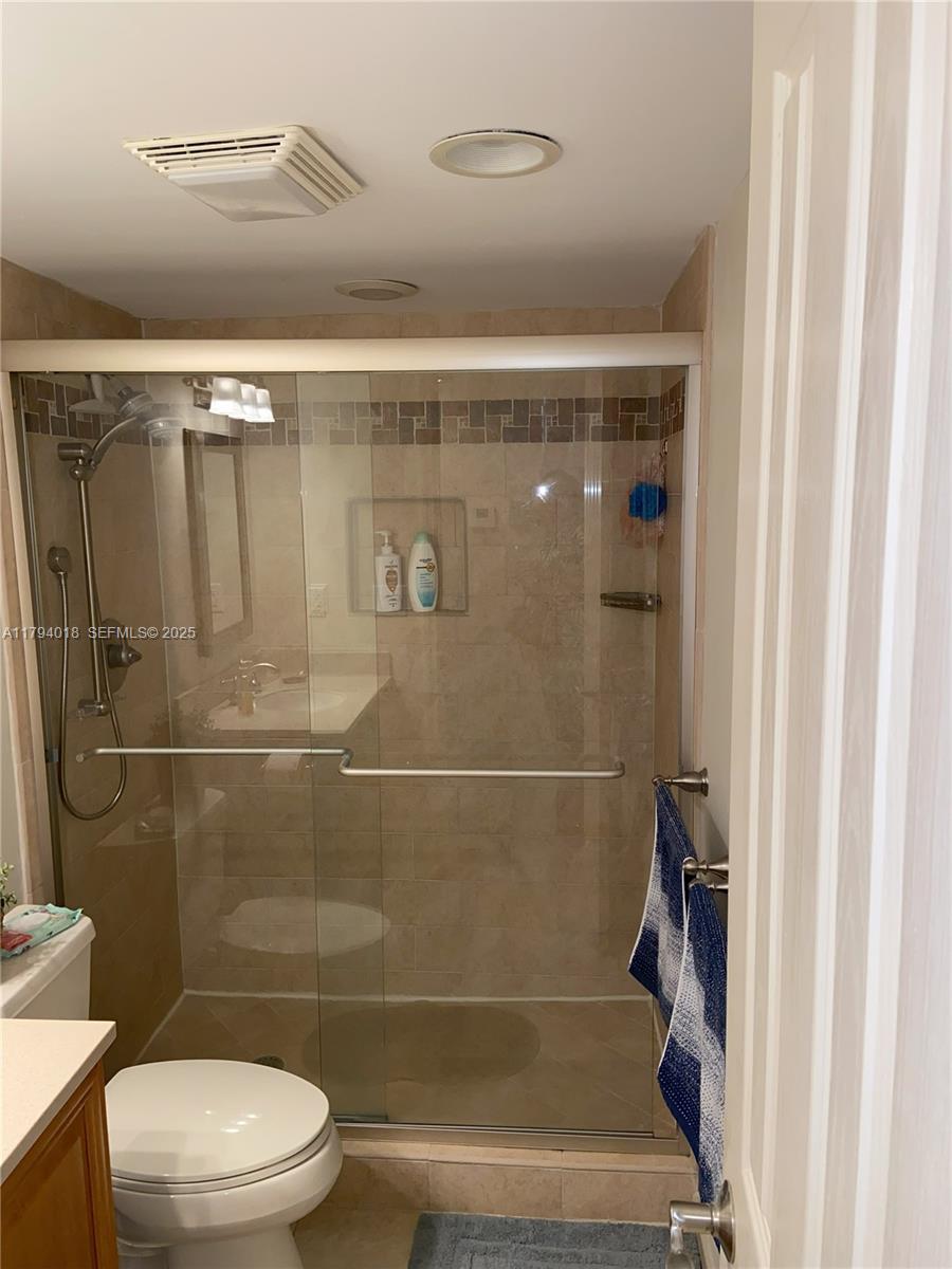3180 S Ocean Drive 716 Property Photo 18