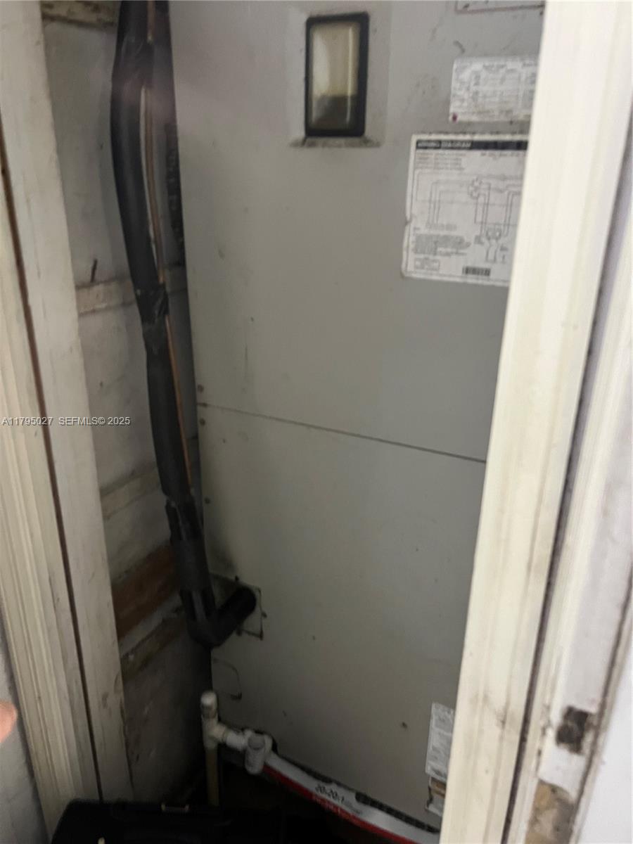 240 E 39th Street Property Photo 4