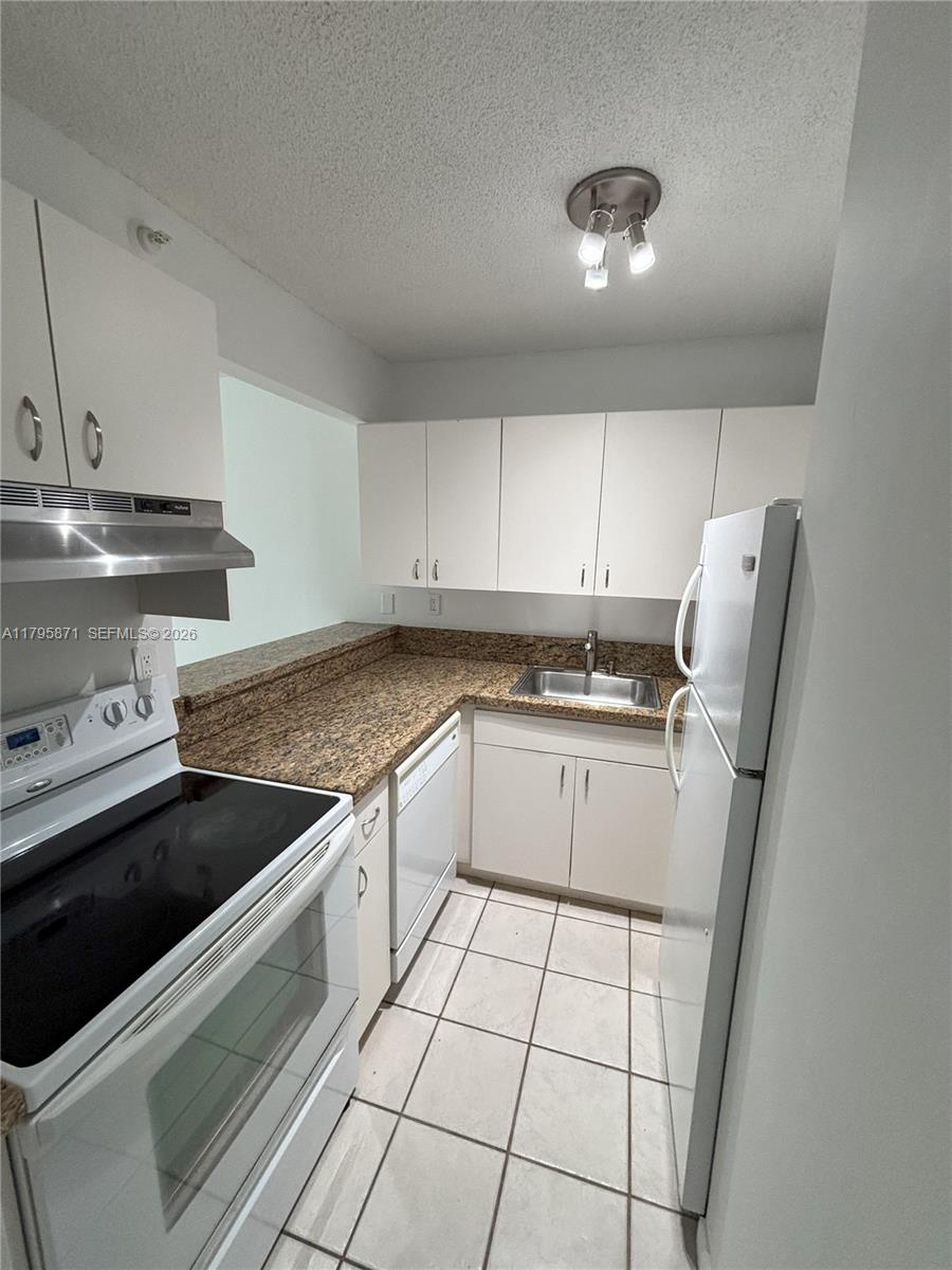 126 Sw 17th Road 505 Property Photo 12