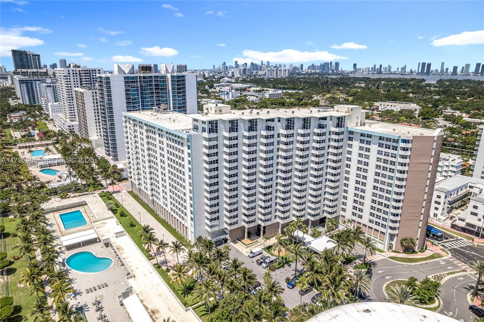 2899 Collins Avenue 1218 Property Photo 4