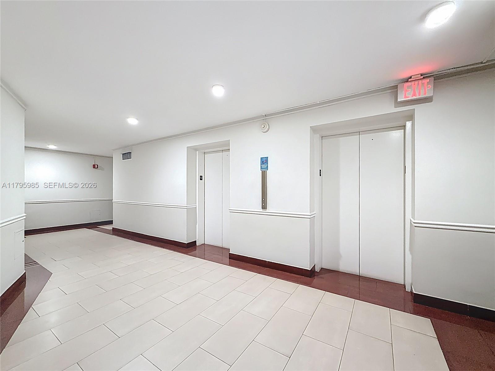 2899 Collins Avenue 1218 Property Photo 6