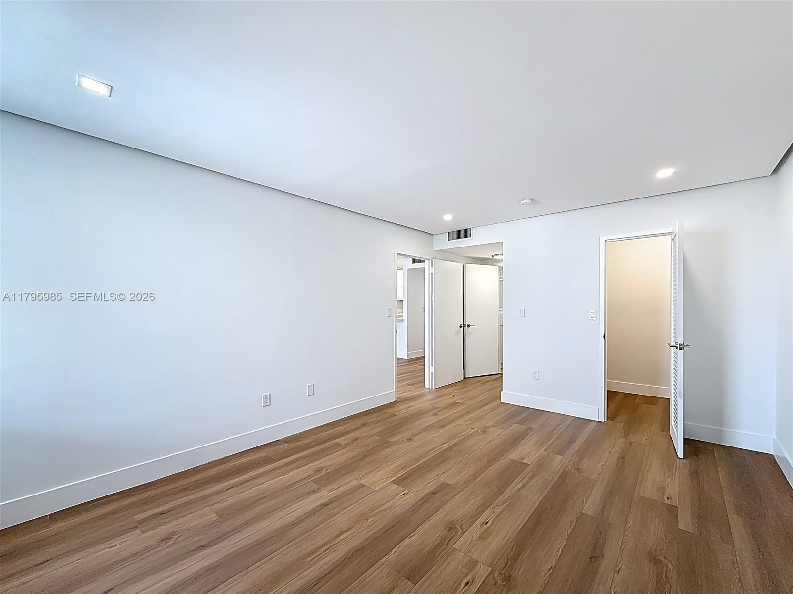 2899 Collins Avenue 1218 Property Photo 26