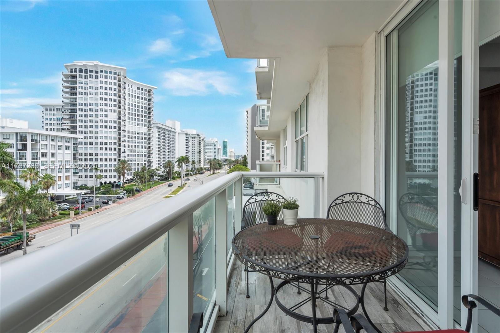 5601 Collins Avenue 615 Property Photo 4
