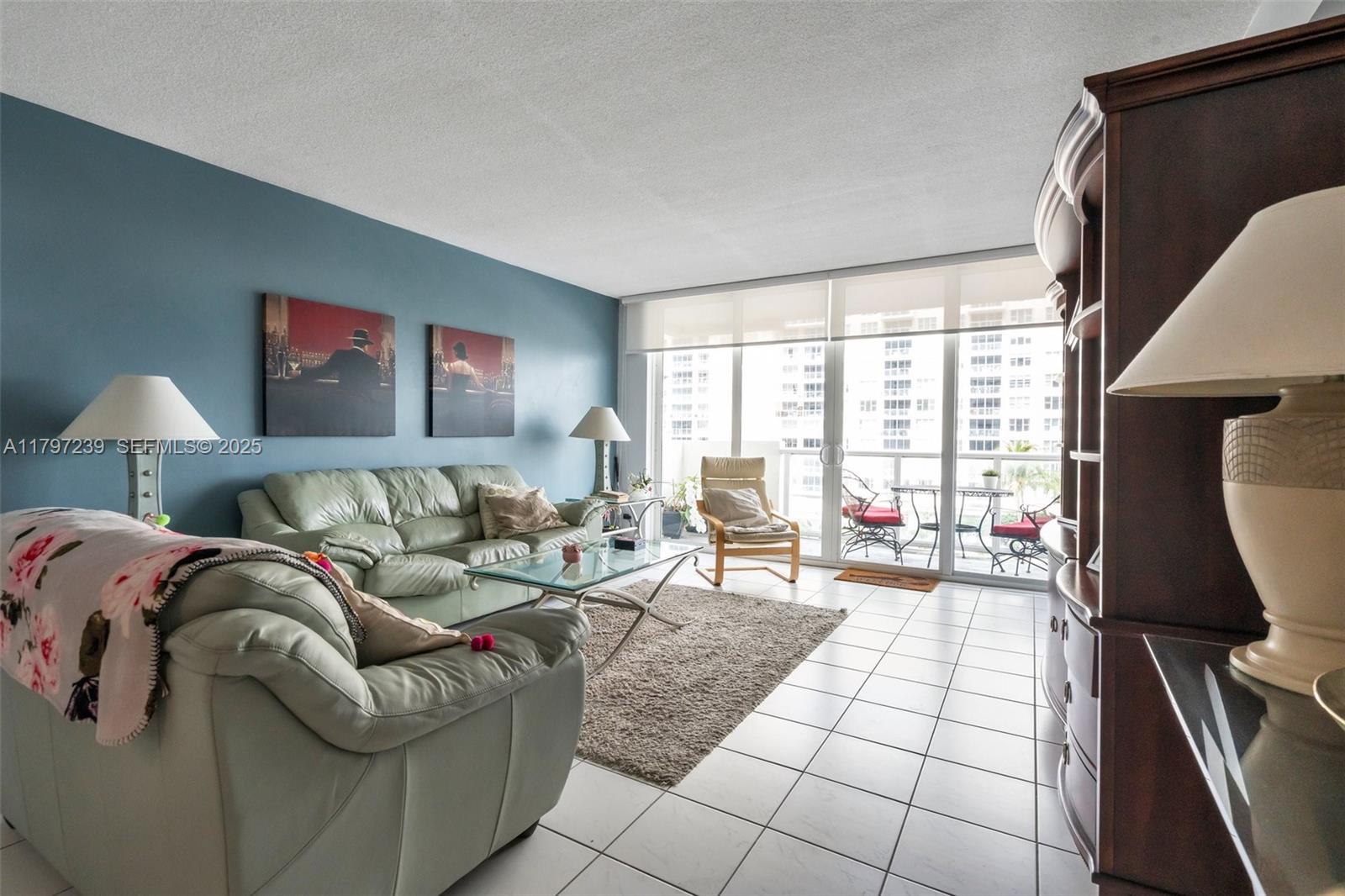 5601 Collins Avenue 615 Property Photo 10