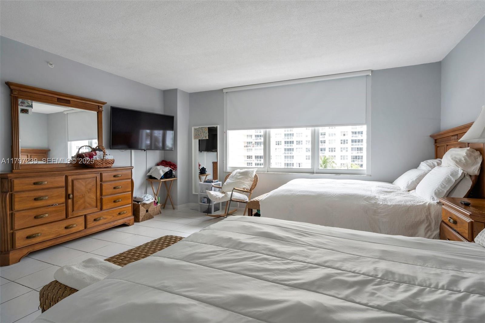 5601 Collins Avenue 615 Property Photo 15